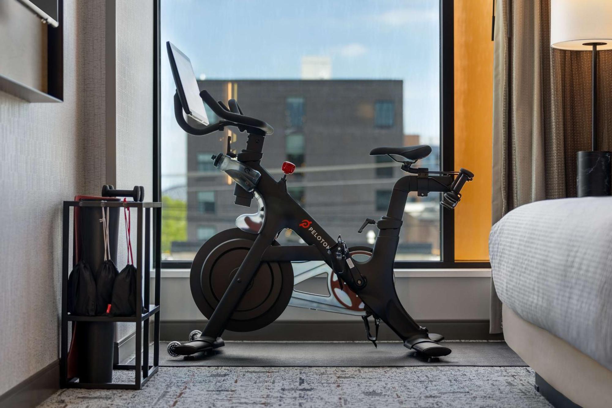 Tempo By Hilton Louisville Downtown Nulu Eksteriør billede