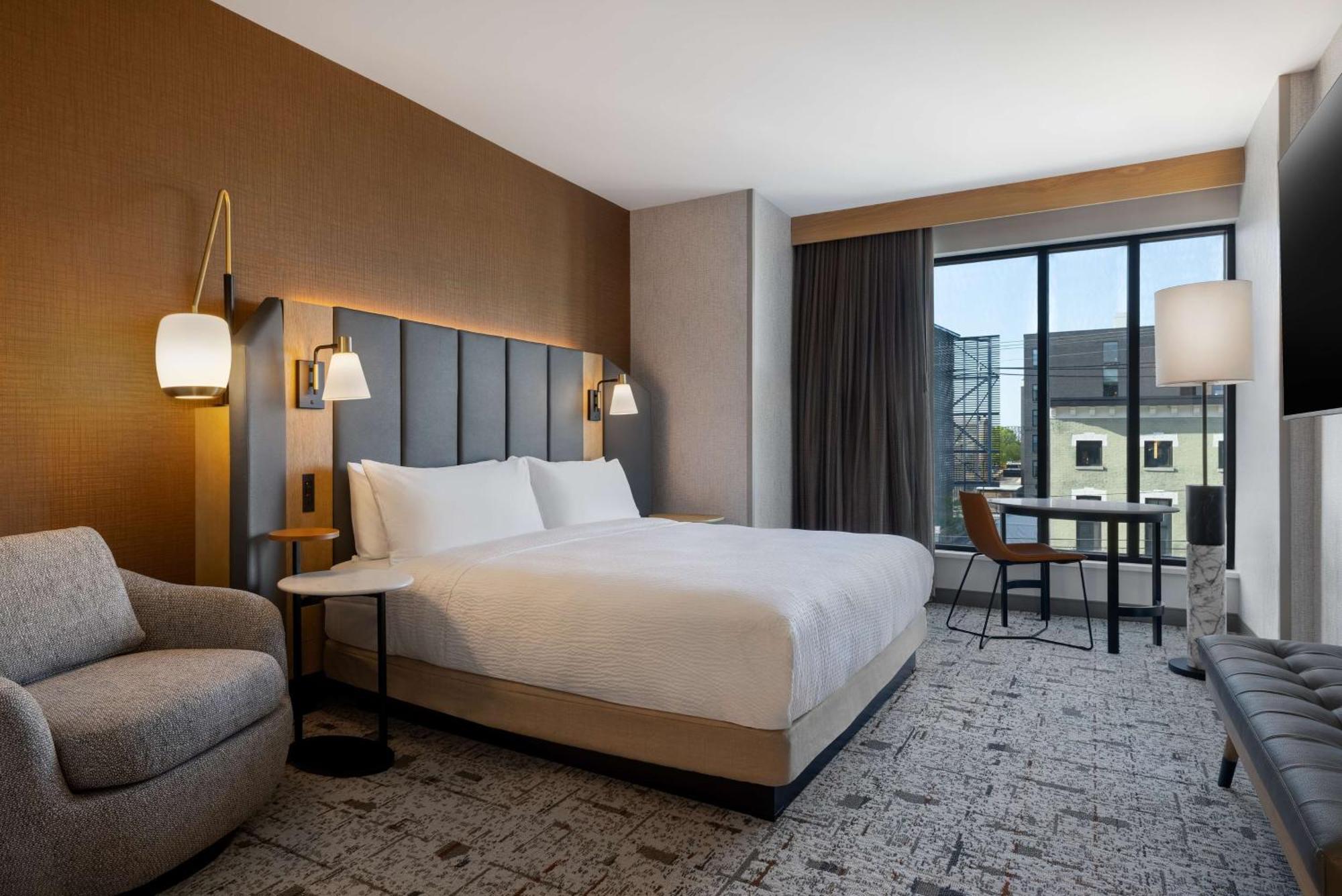Tempo By Hilton Louisville Downtown Nulu Eksteriør billede